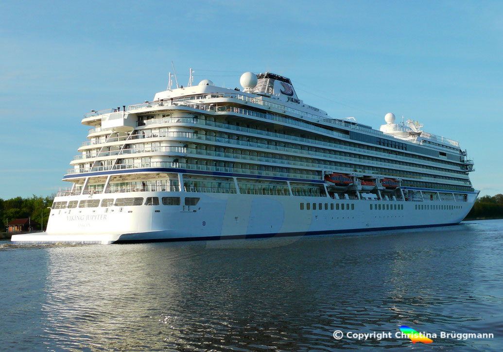 Passagierschiff VIKING JUPITER im Nord-Ostsee-Kanal