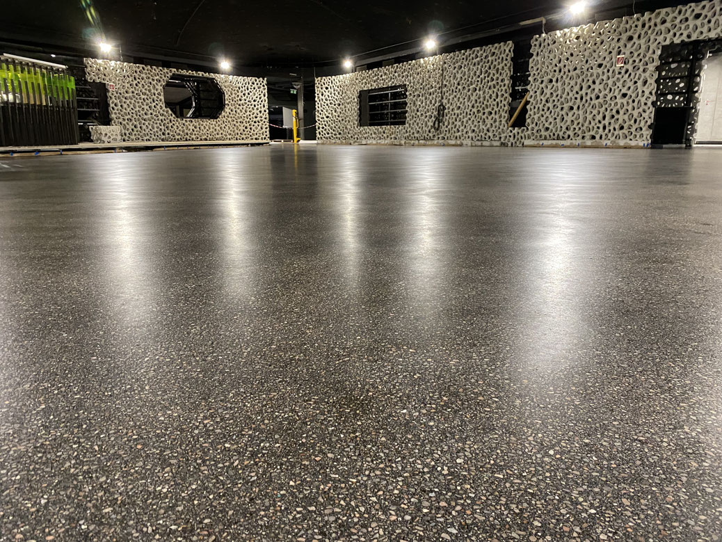 geschliffene-gussasphaltb-den-bodenschleiftechnik-aspahlt-grinding