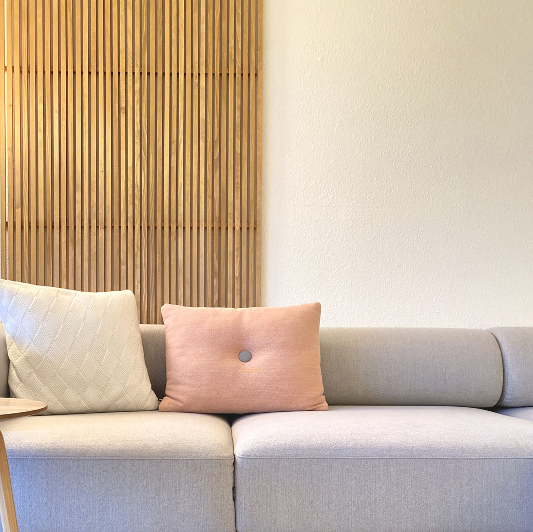DIY Lamellenwand Interior Services Wohnberatung und Raumgestaltung