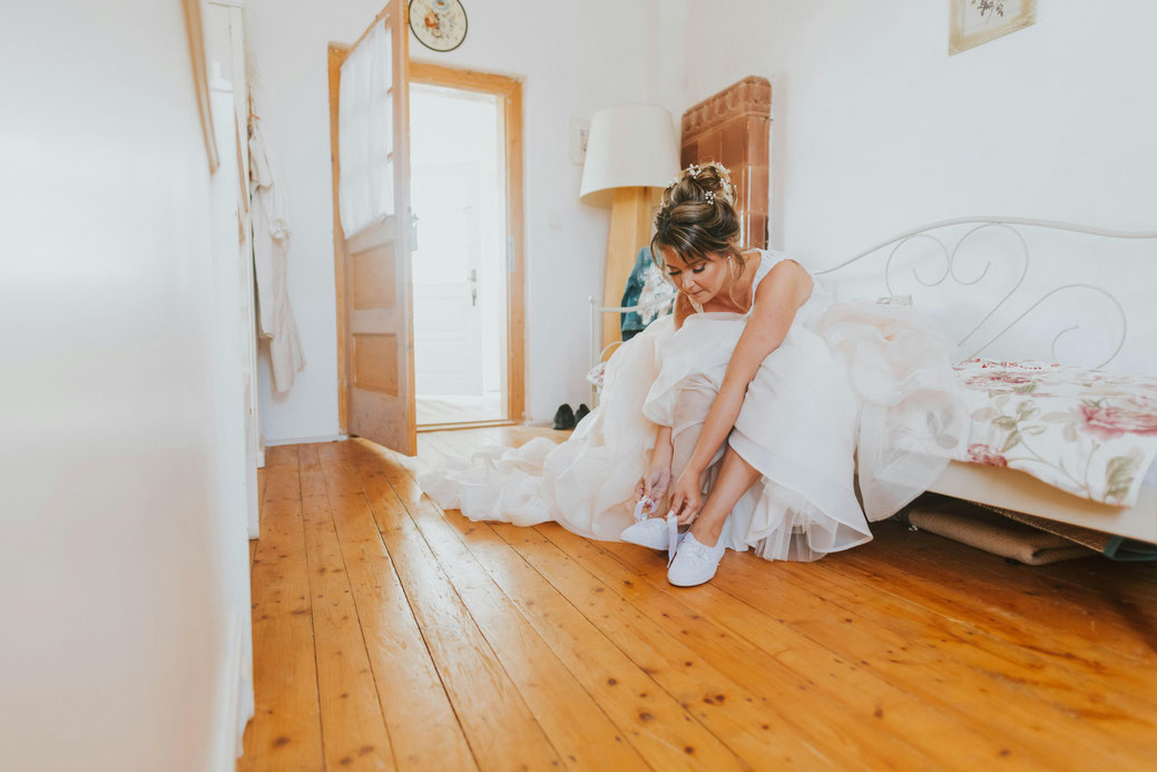 Guide de Préparation pour la Mariée : Commencer à Porter Vos Chaussures pour le Jour-J