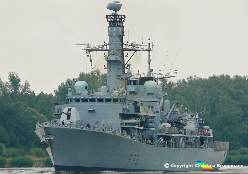 Die Royal Navy Fregatte Kent (F78) passierrte den Nord-Ostsee-Kanal