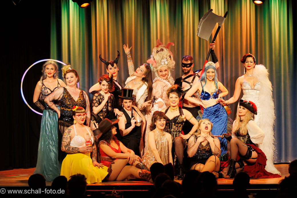 Burlesque Show München Bayern Deutschland, Munich School Of Burlesque, Dixie Dynamite's School Of Burlesque®, Burlesqueschule, Schule für Burlesque München, Burlesque Academy