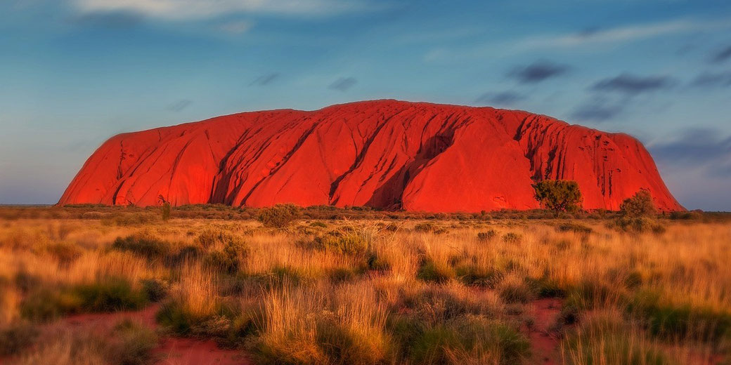 Source: https://pixabay.com/photos/uluru-australia-monolith-2058380/