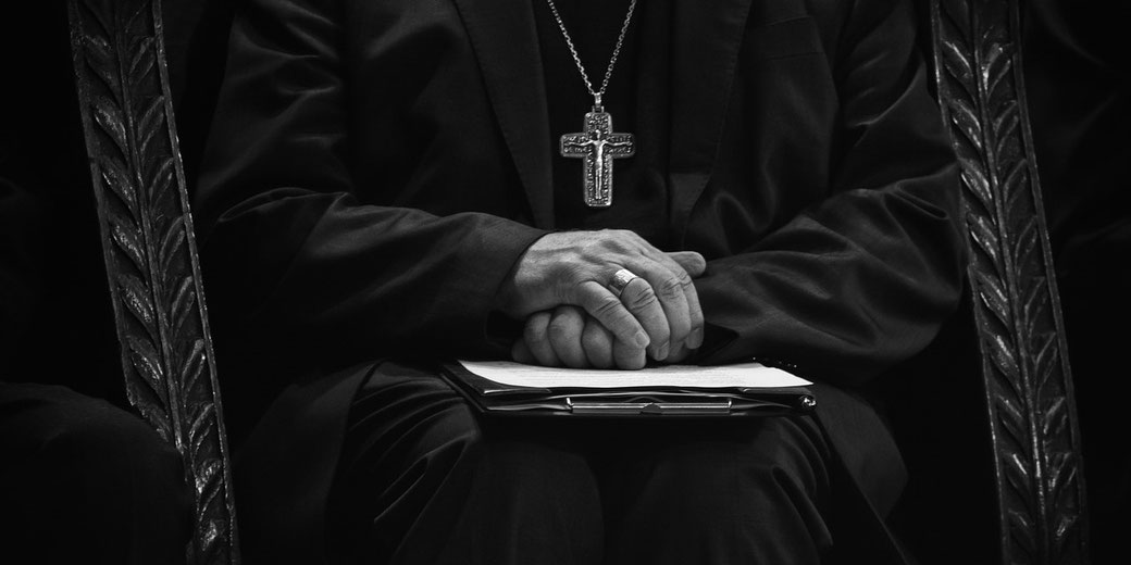Source: https://pixabay.com/photos/ready-vicar-church-religion-faith-1153149/