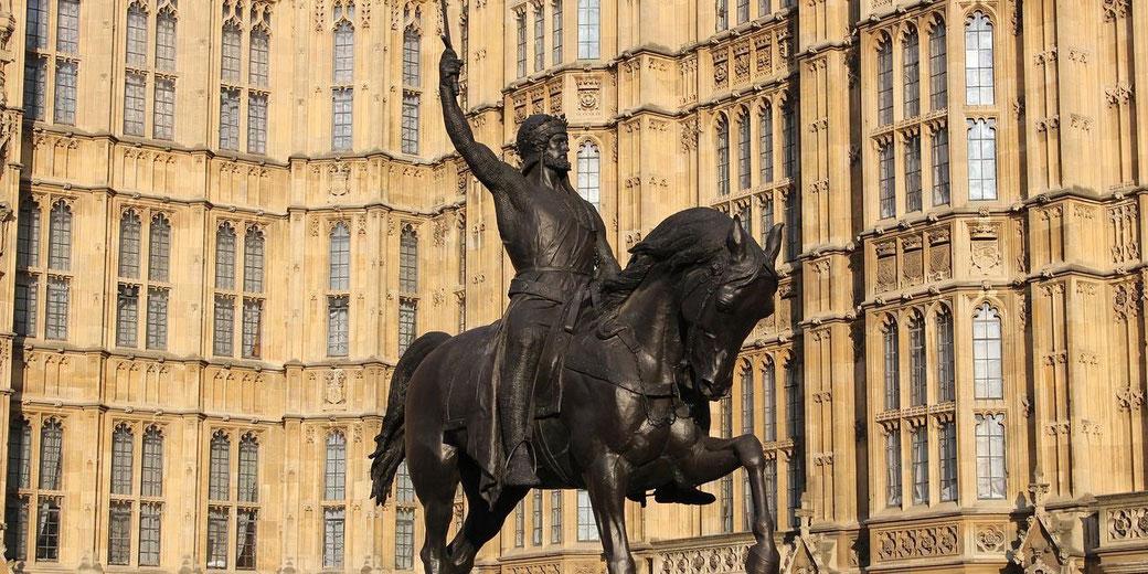 Source: https://pixabay.com/photos/london-parliament-westminster-1812935/