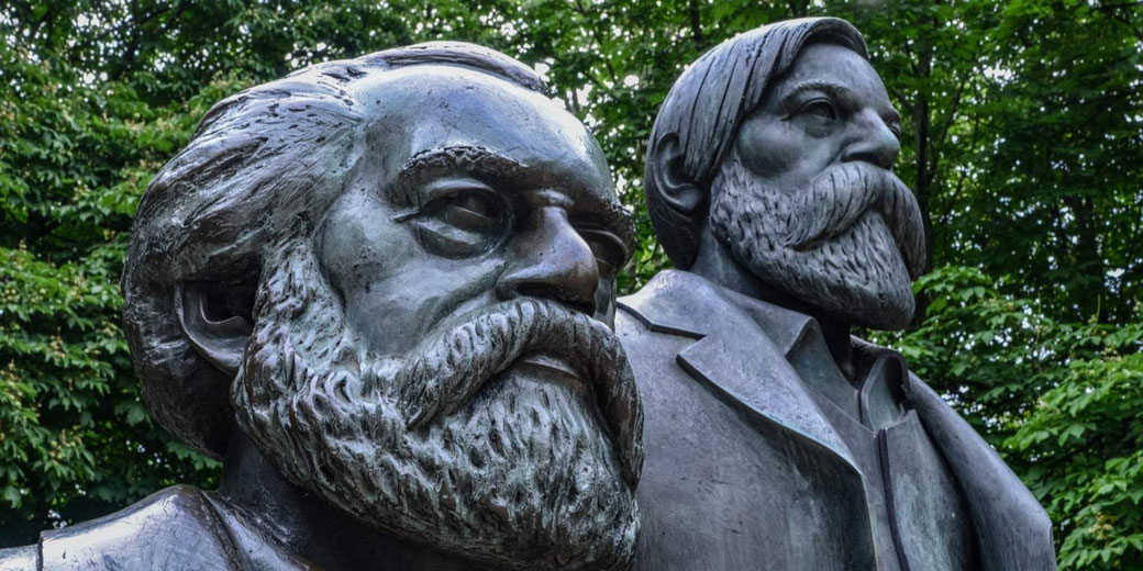 Source: https://pixabay.com/photos/karl-marx-friedrich-engels-criticism-5299054/
