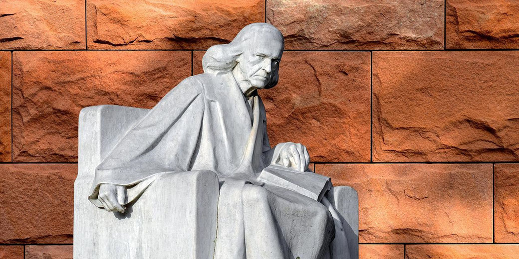 Sculpture of Theodore Mommsen. Used under CC0. Source: https://pixabay.com/photos/sculpture-theodor-mommsen-historian-2036188/