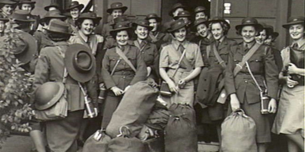 AWAS members prepare to depart from the Women's Service Leave and Transit Depot in Melbourne for the Northern Territory, 1944.