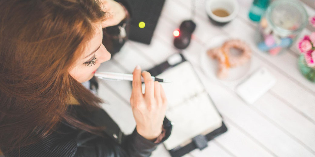 Image source: https://pixabay.com/photos/young-woman-girl-lady-female-work-791849/