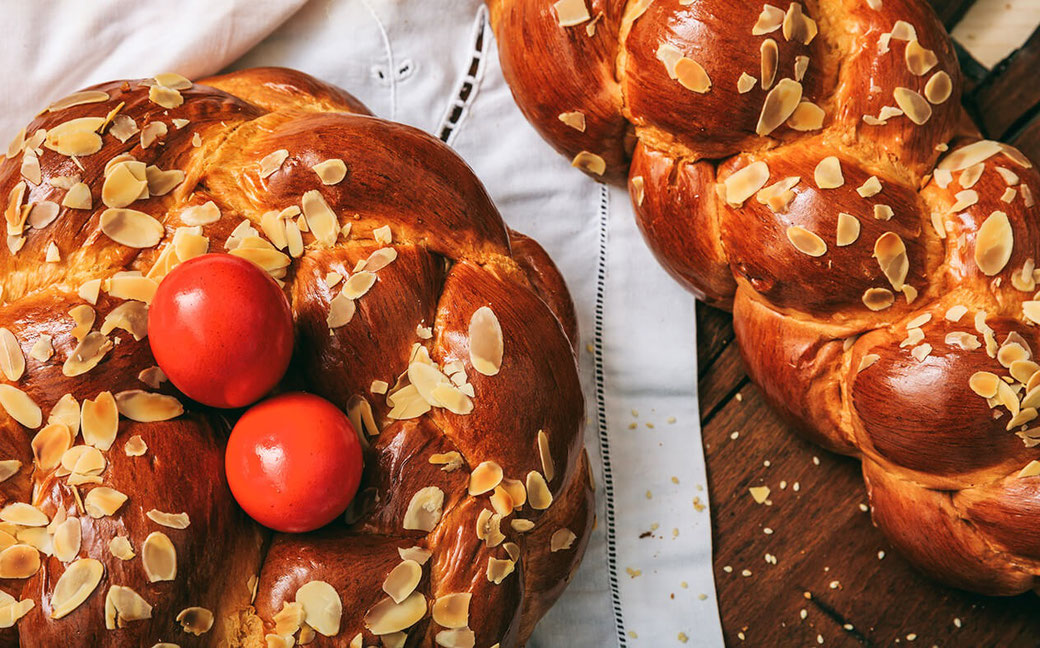 Tsouréki-brood: het brood met de drie vlechten.