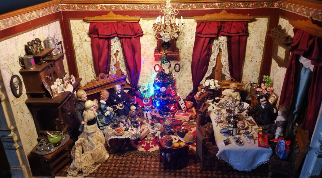 Weihnachten im Puppenhaus