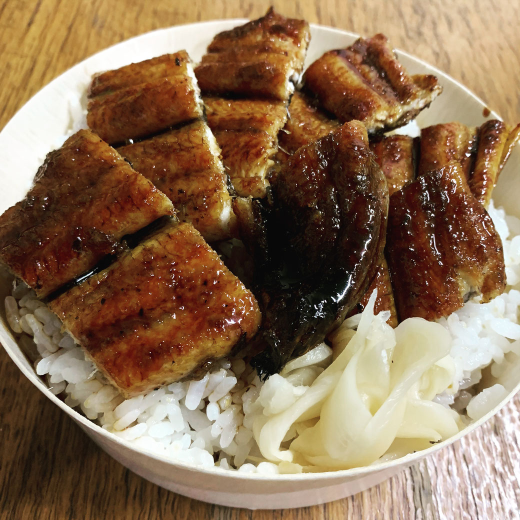 完全予約制！うなぎが一匹入った鰻丼2500円