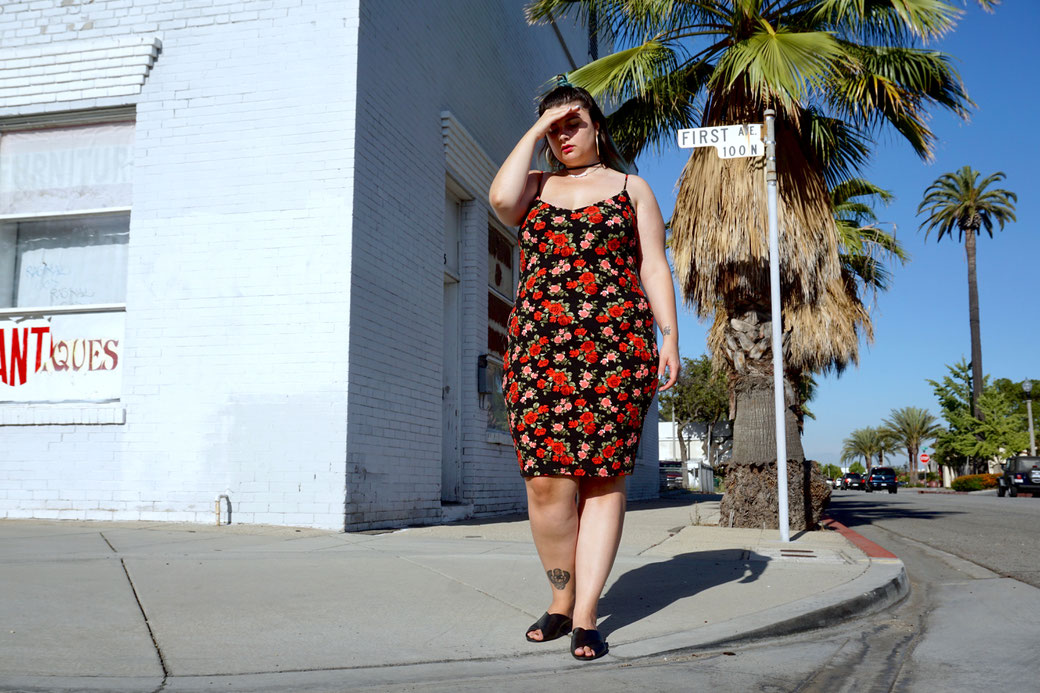 BLOG MODE GRANDE TAILLE CHICWITHCURVES LOS ANGELES MARSEILLE FRANCE ROBE MOULANTE LOVESICK