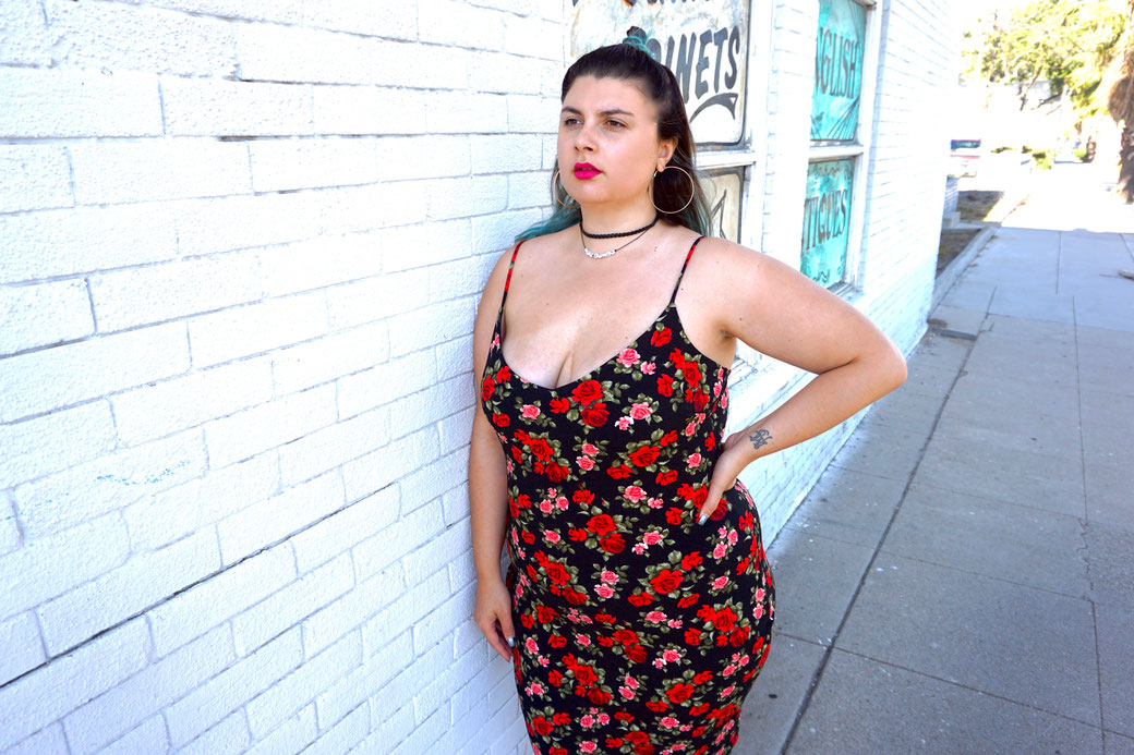 BLOG MODE GRANDE TAILLE CHICWITHCURVES LOS ANGELES MARSEILLE FRANCE ROBE MOULANTE LOVESICK