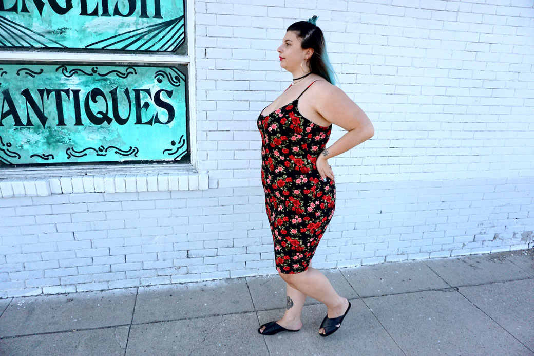 BLOG MODE GRANDE TAILLE CHICWITHCURVES LOS ANGELES MARSEILLE FRANCE ROBE MOULANTE LOVESICK