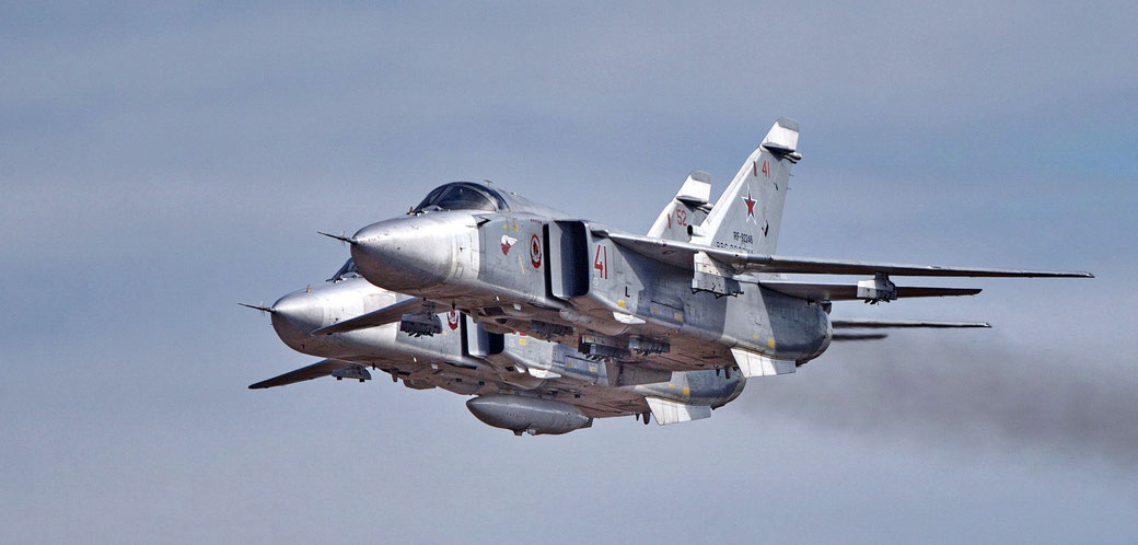 Una coppia di cacciabombardieri Suckhoi Su-24 "Fencer"/ © Suckhoi