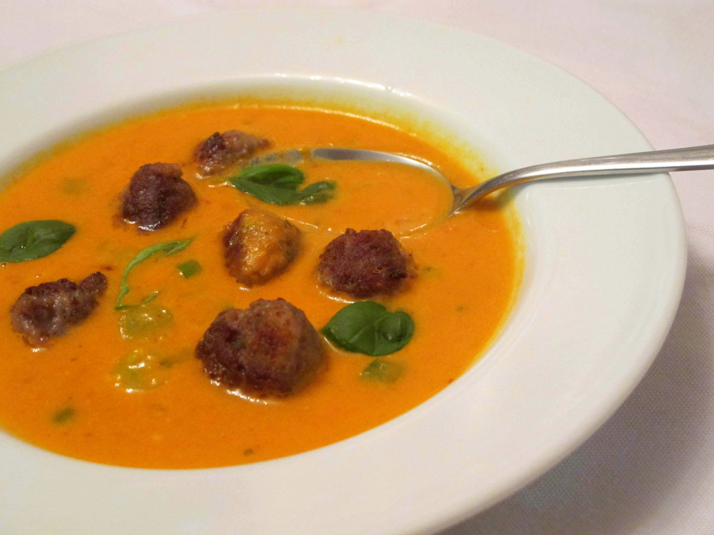 Paleo und lowcarb Paprikasuppe