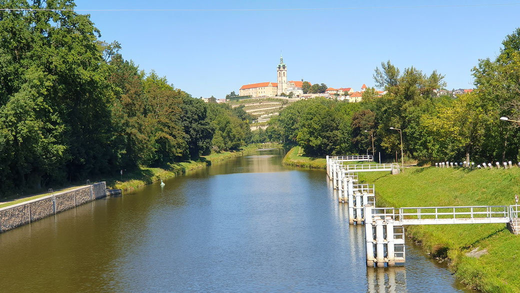 Weithin sichtbar: Schloss Melnik...