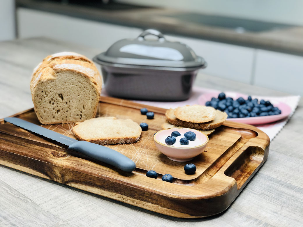 Hier zeige ich dir mein neues Brotrezept aus der Lily dem kleinen Zaubermeister von Pampered Chef® Brot selber zu backen ist ein Genuss und macht mir riesen Freude.