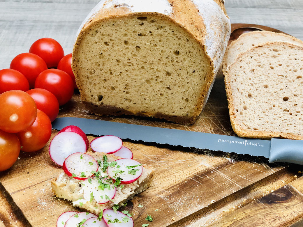 Gutenfreies Brot das auch noch super lecker schmeckt? Ja das kannst auch du dir backen mit Zaubermeister oder Ofenmeister von Pampered Chef