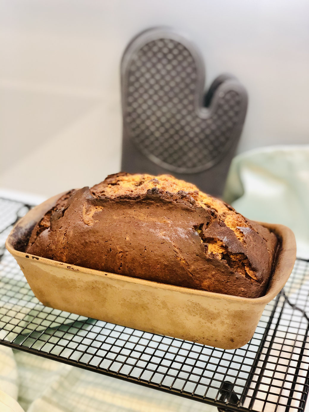 Heute habe ich ein sehr leckeres Rezept aus dem Pampered Chef Zauberkasten Plus. Bananen Marmorkuchen innen saftig und außen crunchy ♥