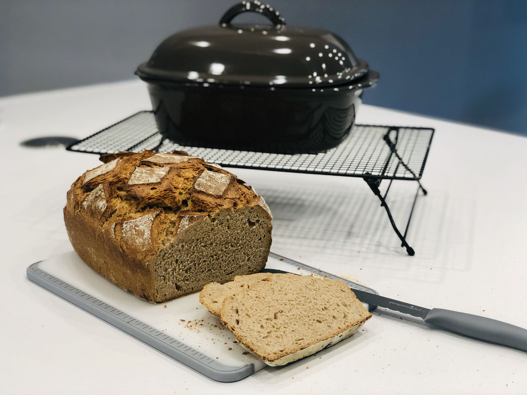 Frisches selbst gebackenes Brot das ich im Ofenmeister (früher Zaubermeister) gebacken habe. Zubereitet in der Bosch Cookit®