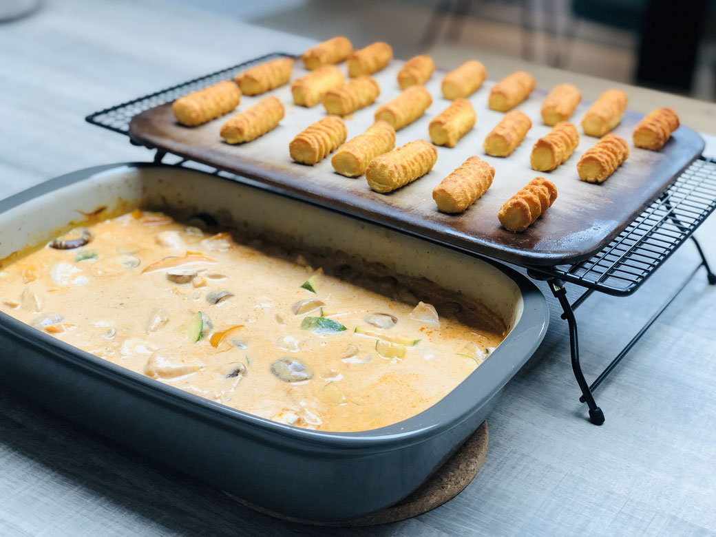 Rezept Geschnetzeltes Putengulasch mit Kroketten zubereitet im Grundset von Pampered Chef - Klicke auf das Bild um zum Rezept geführt zu werden