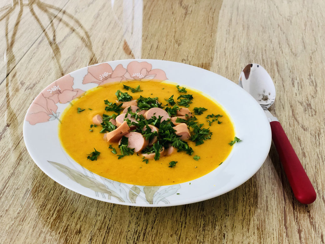 Es ist Kürbiszeit und somit Zeit für eine leckere Hokkaido Kürbissuppe aus dem Thermomix® von Vorwerk®