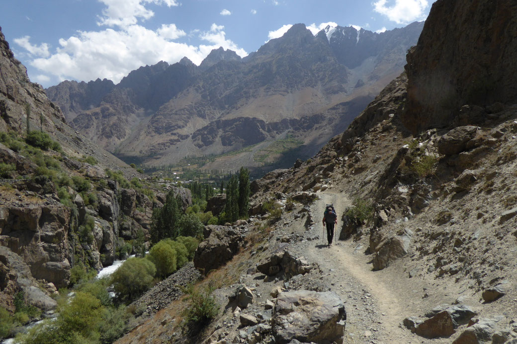 The trail to Nazbar an