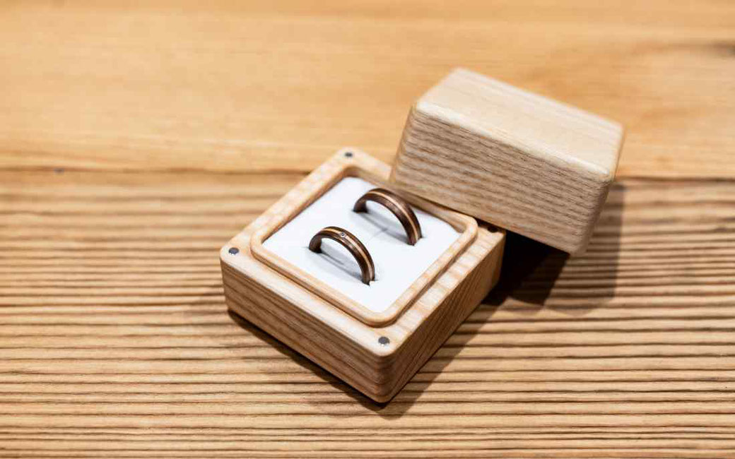 Ringbox aus Holz | Esche mit Magnetdeckel
