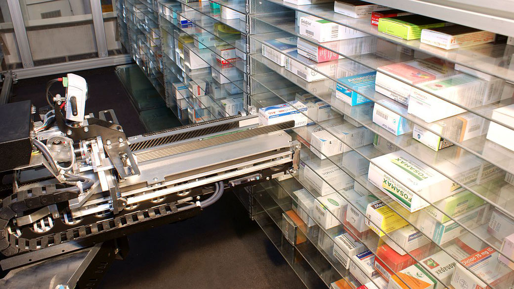 Kastanien Apotheke automatisches Warenlager Greifer holt Medikament