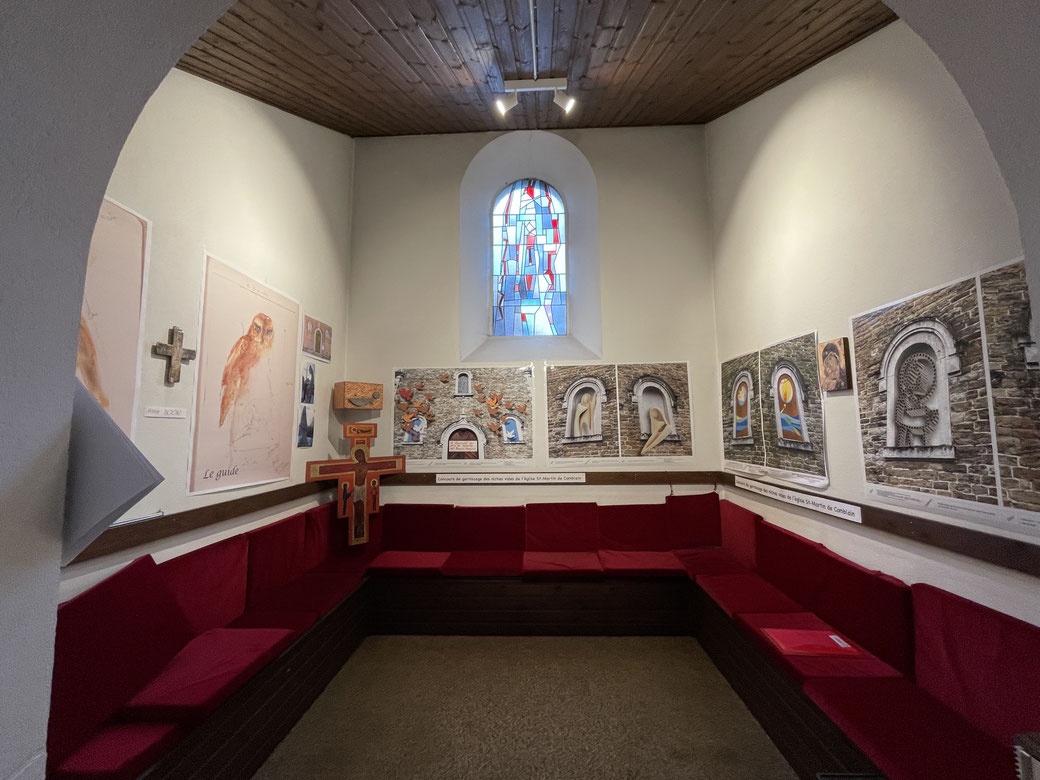 Exposition dans la chapelle à l'entrée de l'église tous les jeudis matins.