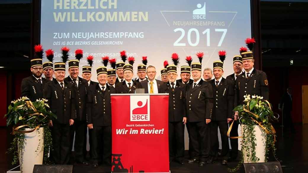 Foto: Manuela Hauer, IG BCE Bezirk Gelsenkirchen, Neujahrsempfang 2017, Bezirksvorsitzender Thomas Steinberg und Bergmannschor Cosoldiation