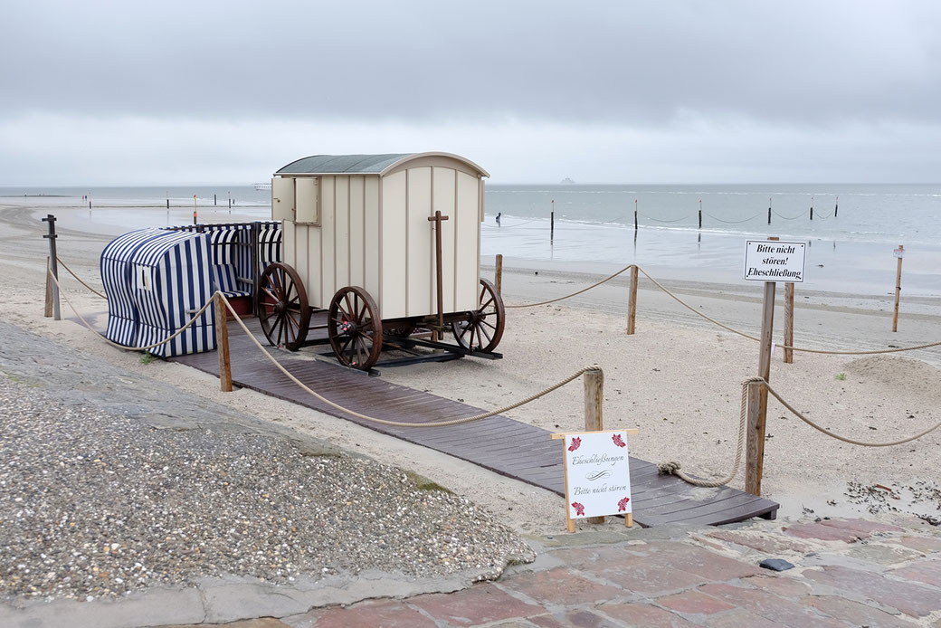 Fotograf Norderney, Hochzeitsfotograf Norderney, Inselfotograf, Badekarren Norderney Hochzeit, Heiraten am Strand, Hochzeitsfotos Norderney, Hochzeitsfotografie, Meer, Düne, Ostfriesland, 2016, 2017, 2018