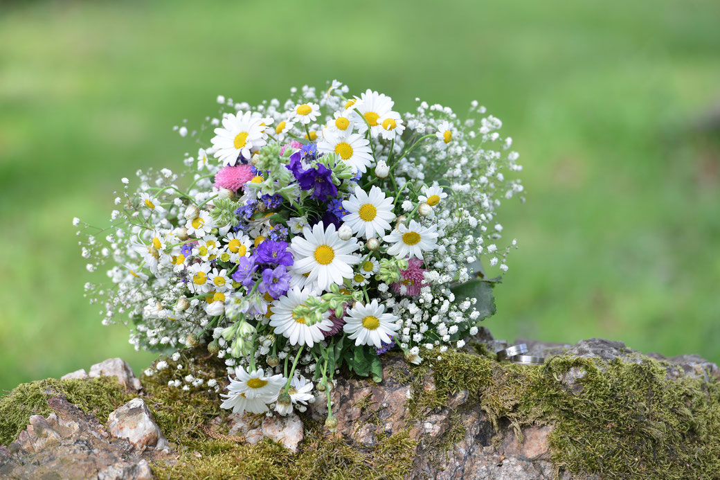 Hochzeitsfotograf, Kapelle Pützfeld, Ahr, Altenahr, Ahrbrück, Brück, Eifel, Lind, Nürburgring, 2016, 2017, 2018, Hochzeit, Heiraten, Hochzeitsfotografie, Standesamt, Frühling, Tal