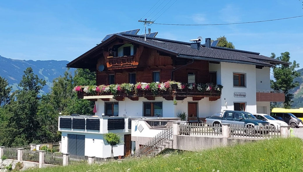 Haus Gruber Margret - Stummerberg - Ferienwohnung 10 Personen Zillertal - Hausansicht Sommer