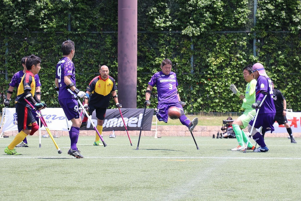 アンプティサッカーとは A Pfeile アフィーレ 広島 アンプティサッカーとは A Pfeile アフィーレ 広島
