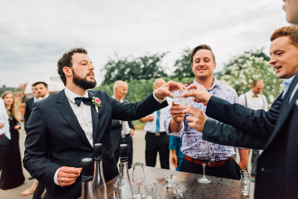 Hochzeitfotograf in Freiburg Tomo Takemura, Weingut Köbelin