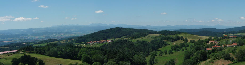 vue splendide sur les Volcans d'Auvergne