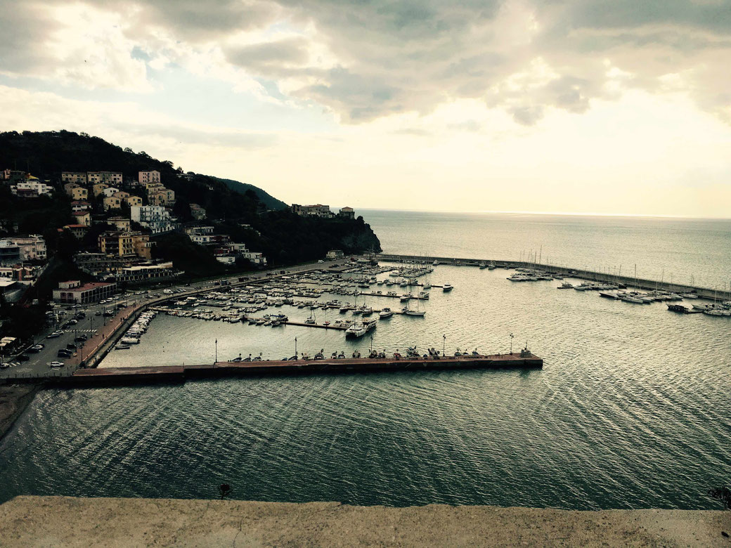 Agropoli im Cilento, Ausblick auf den Hafen - www.unterwegs-in-rom.eu 