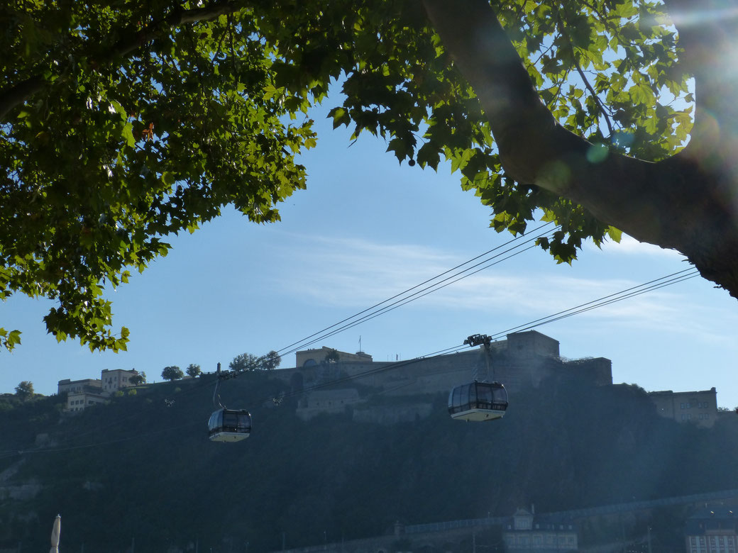 Seit der BUGA 2011 schweben die Panoramagondeln über den Rhein zur Festung Ehrenbreitstein. 