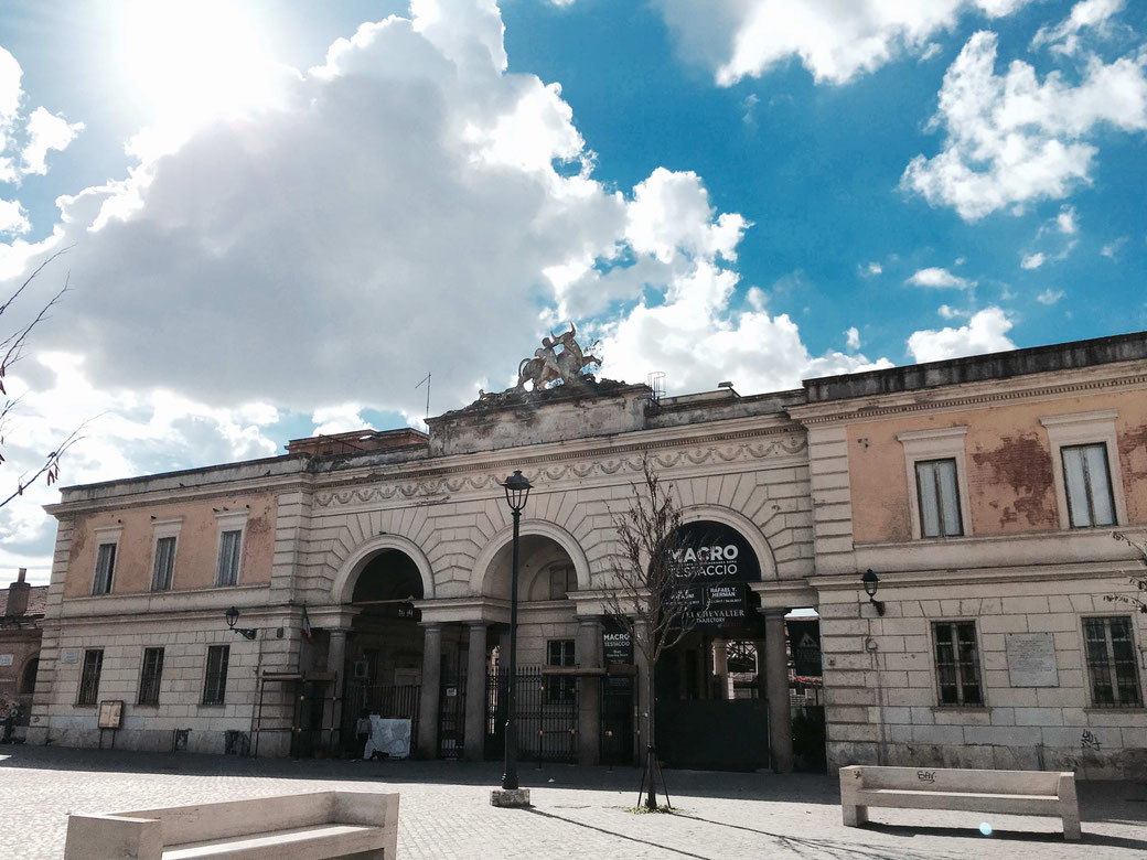 Eingang zum Gelände des Ex-Schlachthofes in Testaccio.