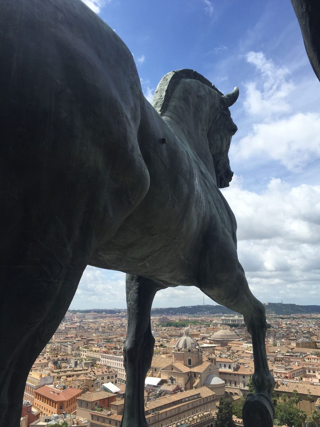 Vittoriano in Rom - Terrazza delle Quadrighe: Von dort oben liegt einem Rom zu Füßen 