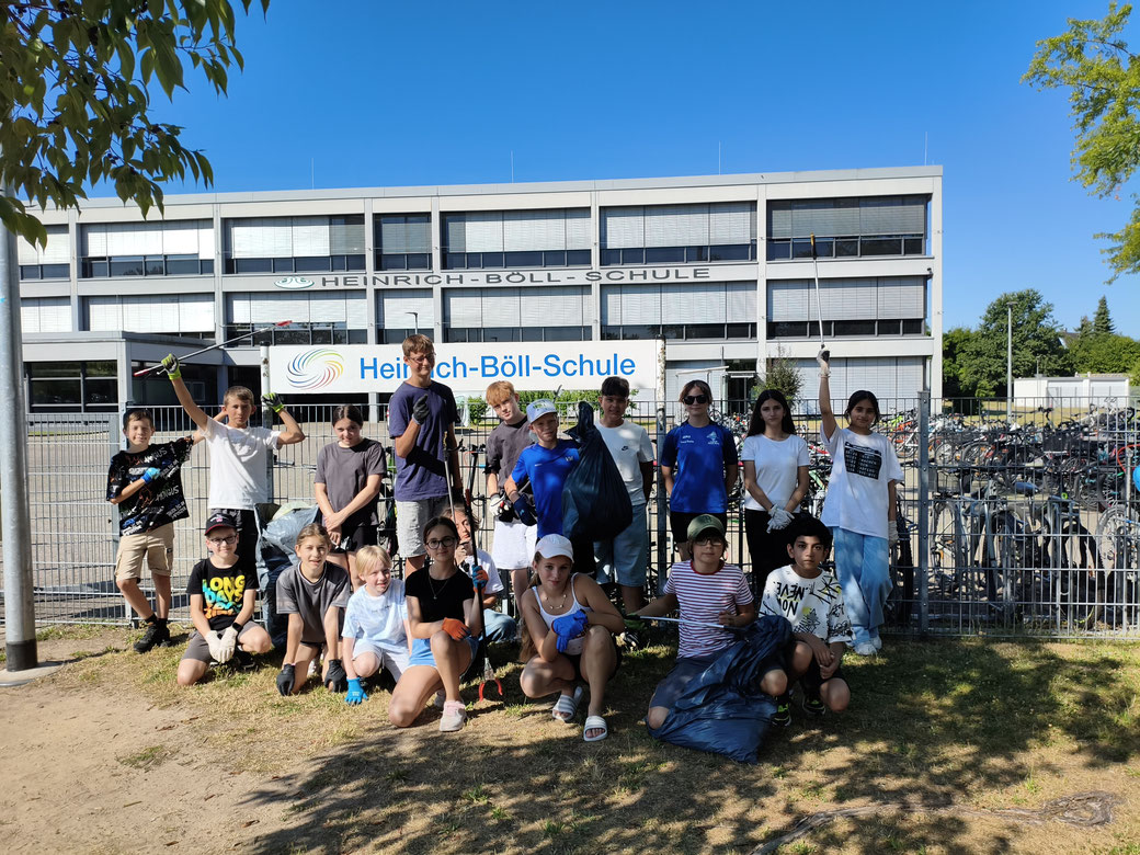 Bild: Klasse 5a am Aktionstag ‚Sauberhafter Schulweg‘