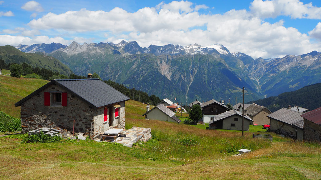 In Dötra, Blick auf die Adulagruppe