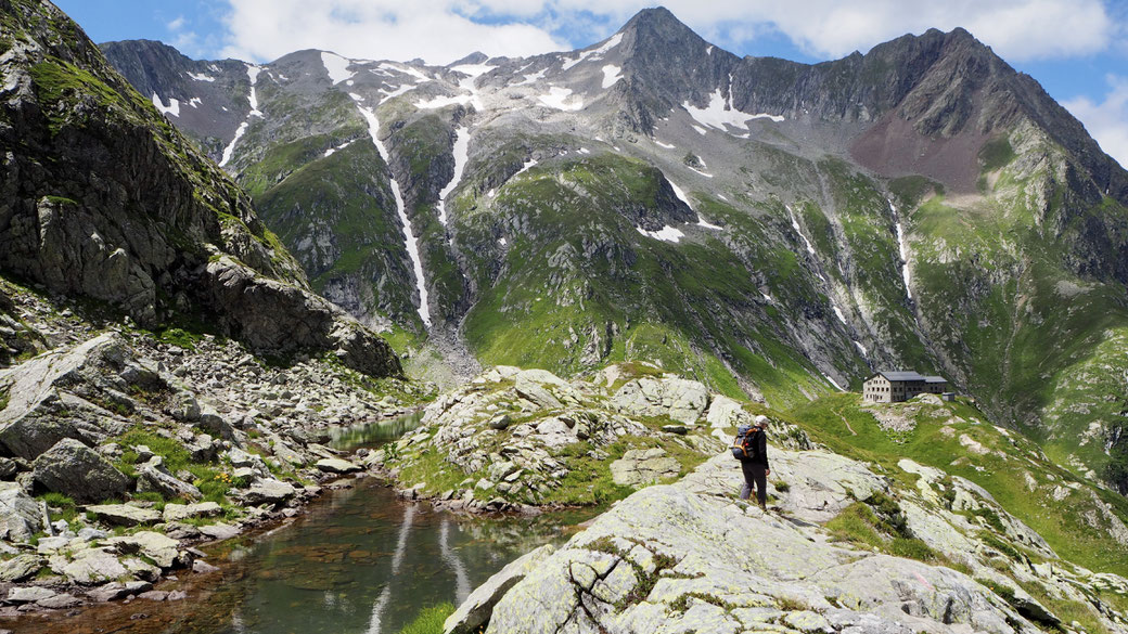 Terrihütte mit Piz Terri