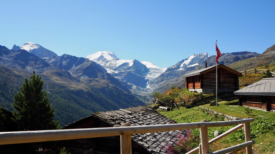 Auf Oberstafel, hinten das Bishorn und Weisshorn