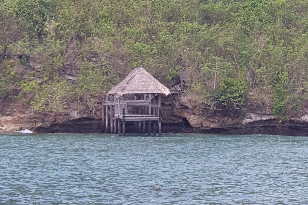 Nusa Ceningan land for sale by owner. 