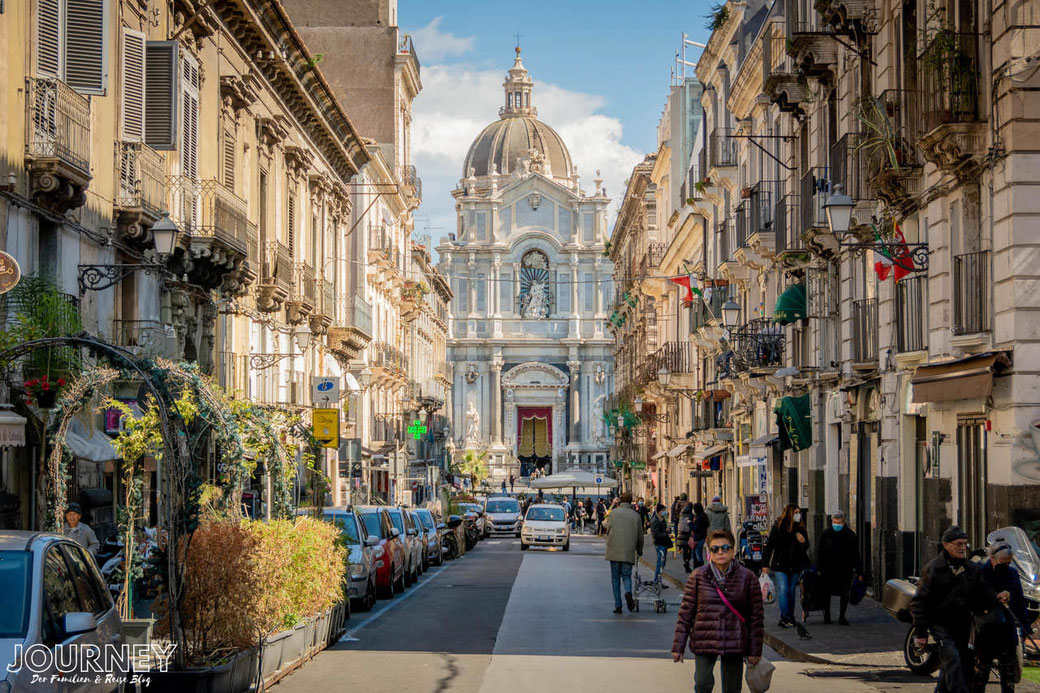 Blick auf den Dom in Catania.