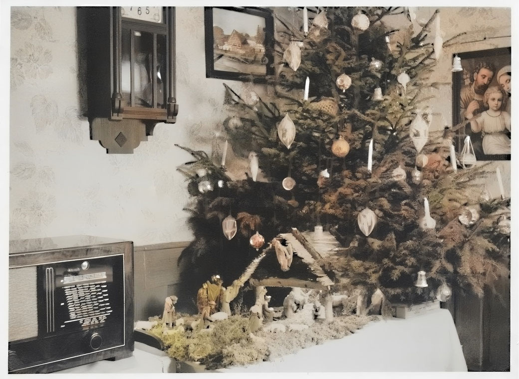 Die festliche geschmückte Wohnstube um 1950